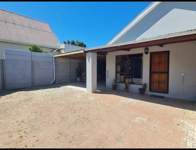 3 BEDROOM HOUSE FOR SALE IN ADMIRALS PARK
